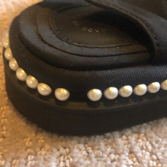 Chanel Pearl strap sandals size 7 and 10.5” toe to heel very good condition - Picture 11 of 11